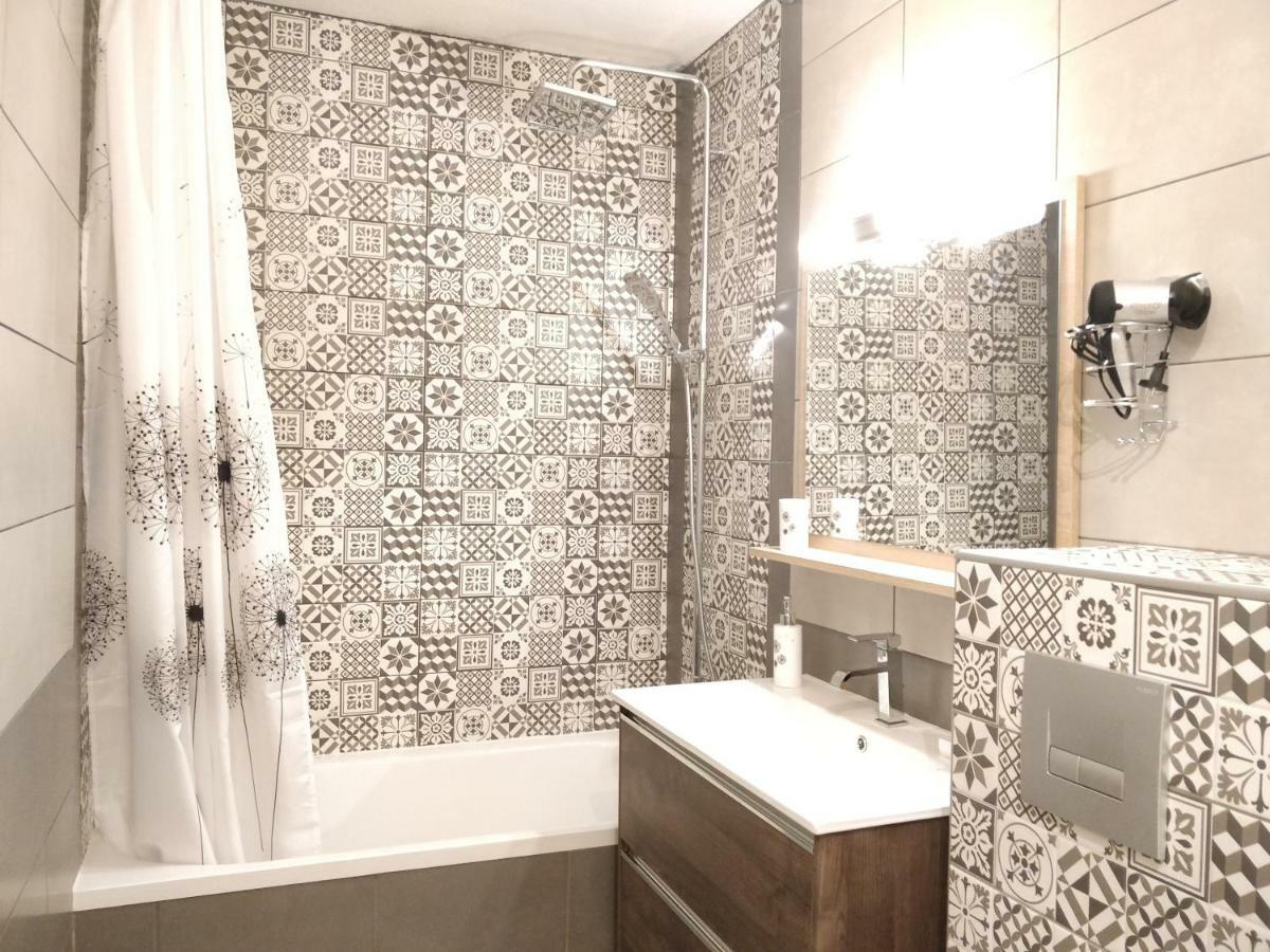 Ferienwohnung Les Cles Du Bonheur By Beds4Wanderlust, 47M2 Avec Terrasse Privative & Parking-Rer B Tgv 10Min-Orly 20Min Massy  Exterior foto
